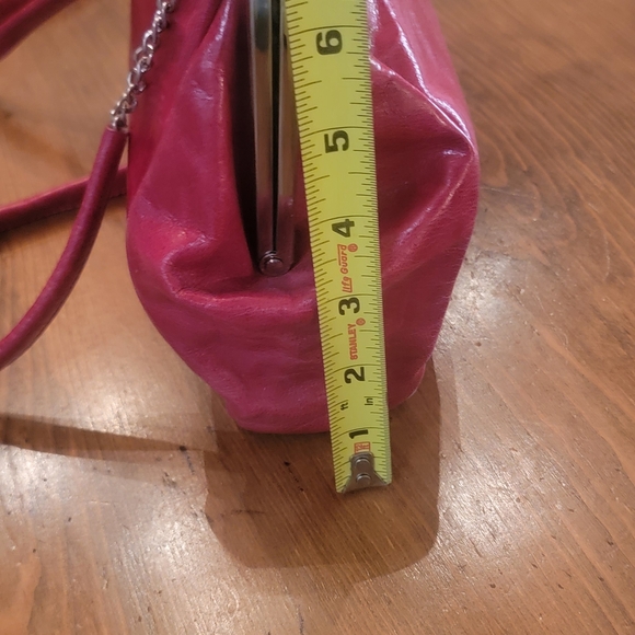 Elegant Red Leather Crossbody Hobo Brand Bag - Picture 4 of 5